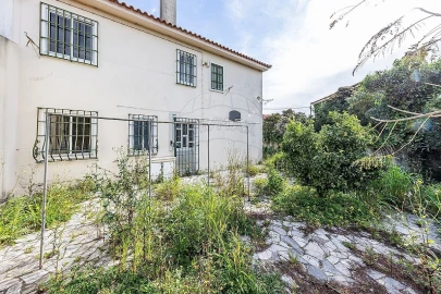 Moradia T5 para Venda em Queluz e Belas