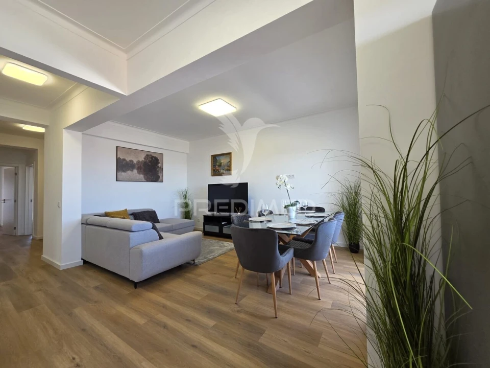 Apartamento T3 para Venda em Olhão Foto 5