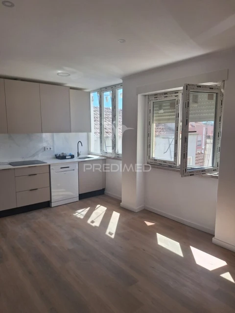 Apartamento T2 para Venda em Falagueira-Venda Nova
