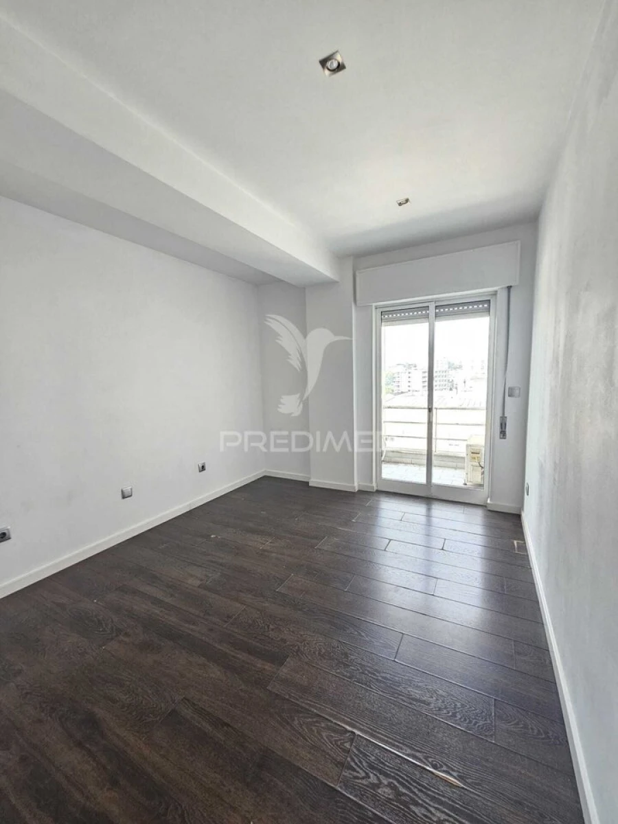 Apartamento T3 para Venda em Braga (Maximinos, Sé e Cividade) Foto 12