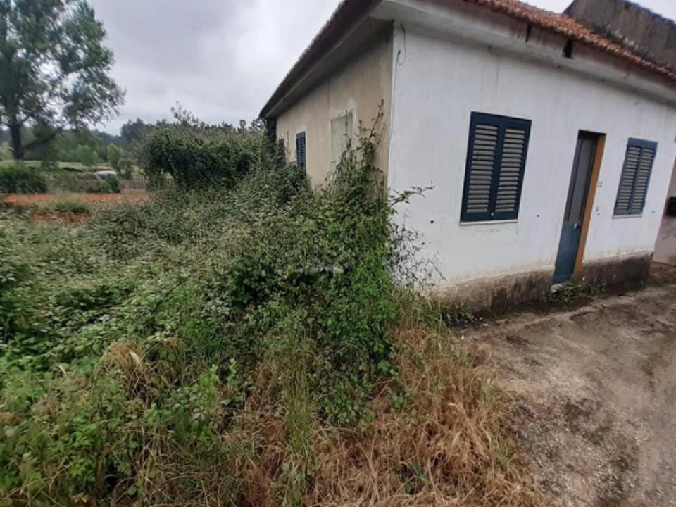Moradia T4 para Venda em Amoreira da Gândara, Paredes do Bairro e Ancas Foto 1