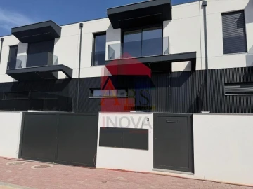 Moradia T3 para Venda em Real, Dume e Semelhe