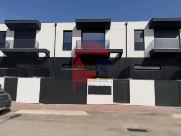Moradia T3 para Venda em Real, Dume e Semelhe