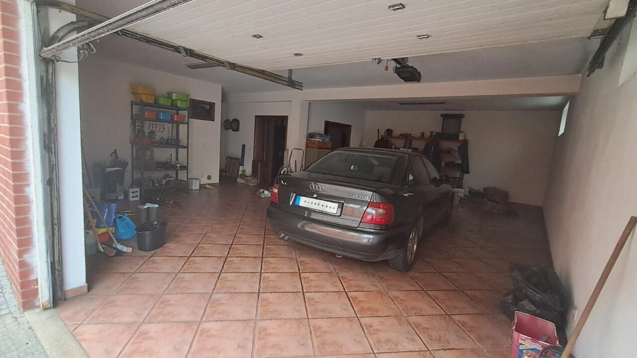 Moradia T3 para Venda em Varzea Foto 35