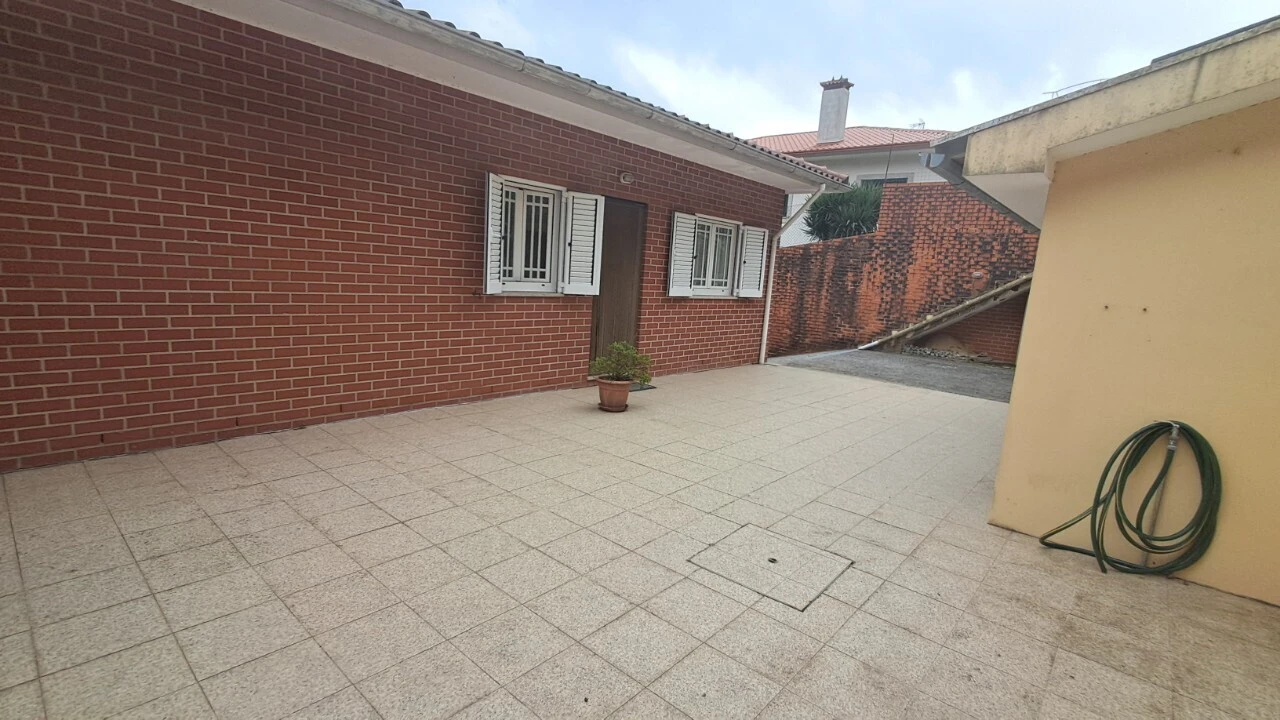 Moradia T3 para Venda em Varzea Foto 23