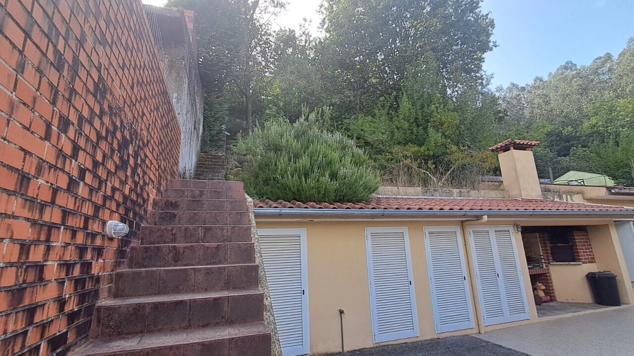 Moradia T3 para Venda em Varzea Foto 51