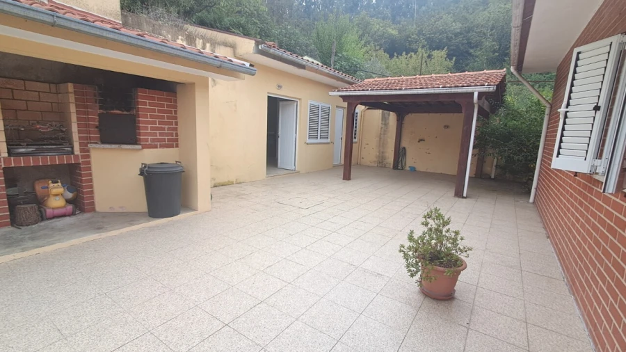 Moradia T3 para Venda em Varzea Foto 20