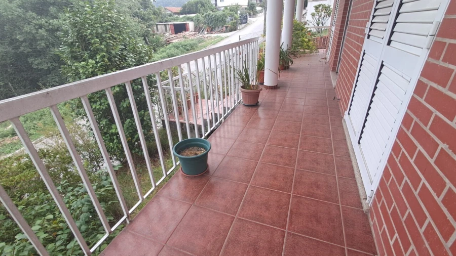 Moradia T3 para Venda em Varzea Foto 32