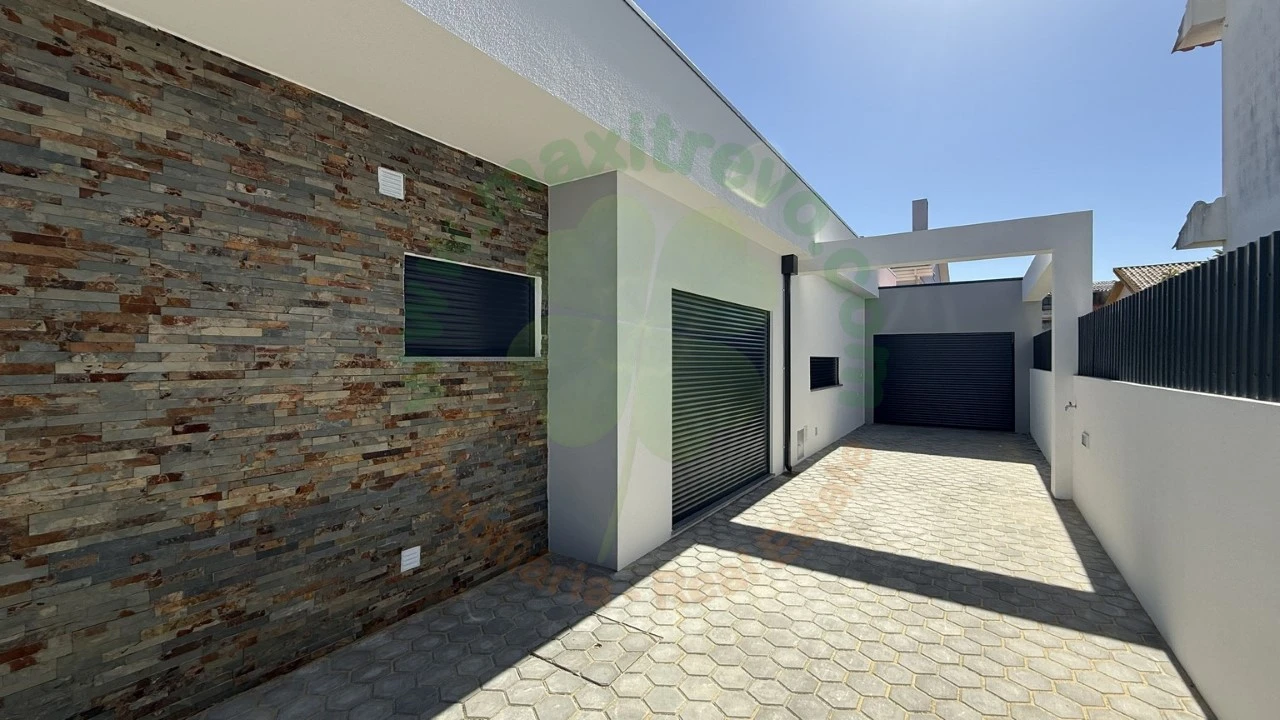 Moradia T4 para Venda em Fernao Ferro Foto 2