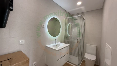 Moradia T4 para Venda em Fernao Ferro