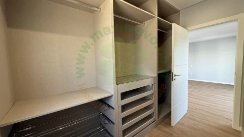 Moradia T4 para Venda em Fernao Ferro