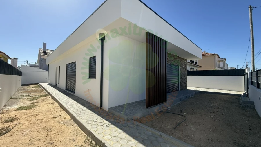 Moradia T4 para Venda em Fernao Ferro Foto 5