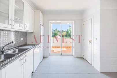 Apartamento T3 para Arrendamento em Santa Maria e São Miguel, São Martinho, São Pedro Penaferrim