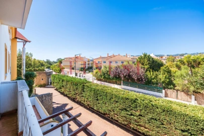 Apartamento T3 para Arrendamento em Santa Maria e São Miguel, São Martinho, São Pedro Penaferrim