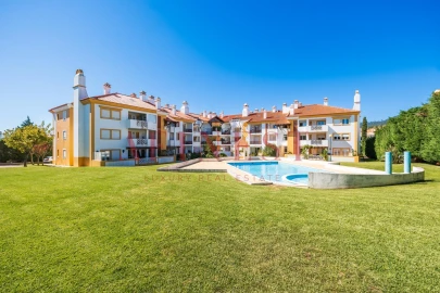 Apartamento T3 para Arrendamento em Santa Maria e São Miguel, São Martinho, São Pedro Penaferrim