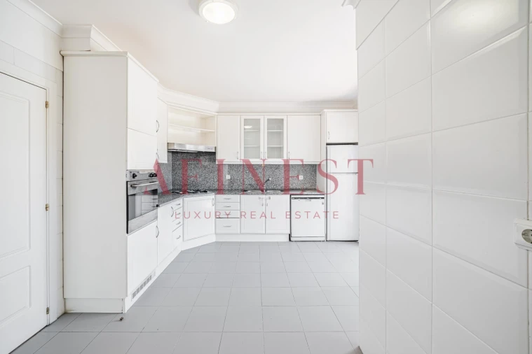 Apartamento T3 para Arrendamento em Santa Maria e São Miguel, São Martinho, São Pedro Penaferrim Foto 3