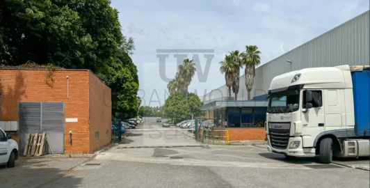 Armazém para Arrendamento em Alverca do Ribatejo e Sobralinho