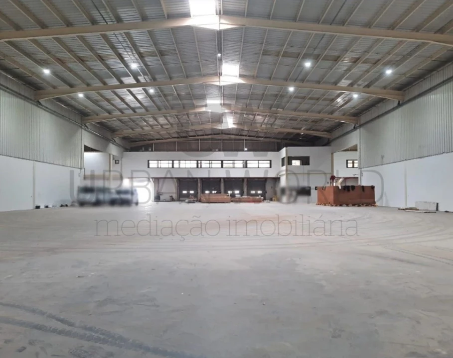 Armazém para Arrendamento em Vila Franca de Xira Foto 1