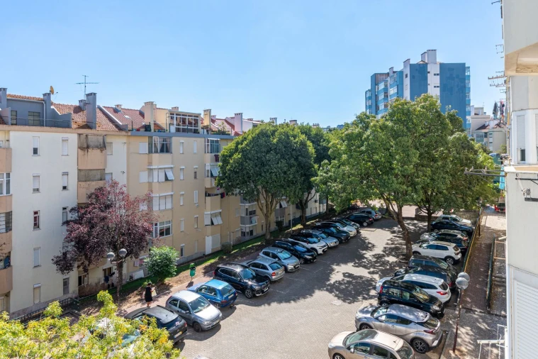 Apartamento T2 para Venda em Venteira Foto 16
