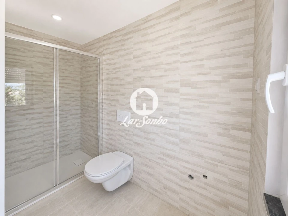 Apartamento T3 para Venda em Arcozelo Foto 4