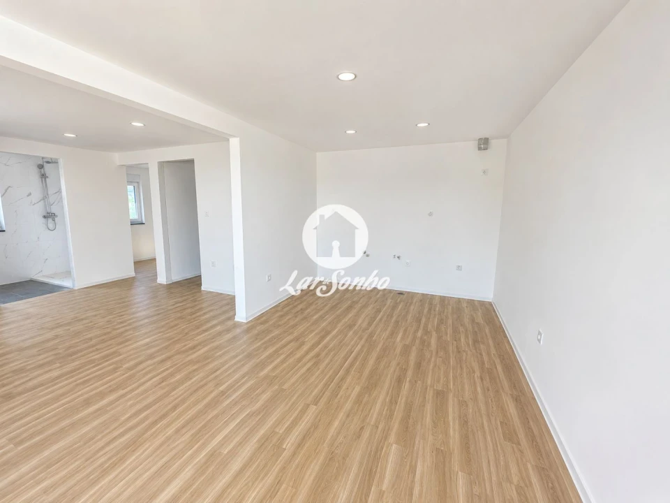 Apartamento T3 para Venda em Arcozelo Foto 8