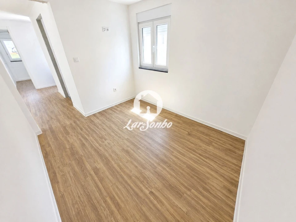 Apartamento T3 para Venda em Arcozelo Foto 19