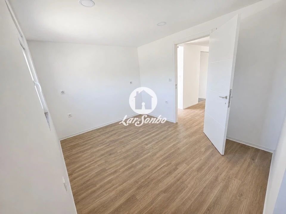 Apartamento T3 para Venda em Arcozelo Foto 26