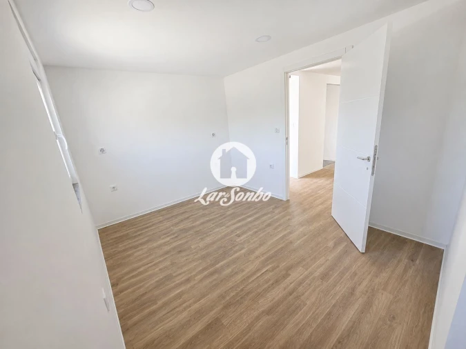 Apartamento T3 para Venda em Arcozelo Foto 15