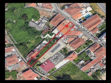 Moradia T3 para Venda em Lordelo do Ouro e Massarelos