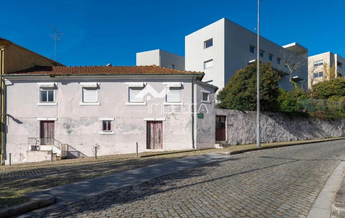 Moradia T4 para Venda em Lordelo do Ouro e Massarelos Foto 4