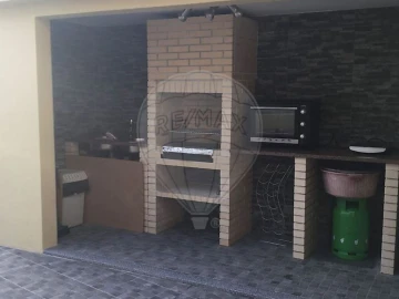 Moradia T2 para Venda em Santo Antonio dos Olivais