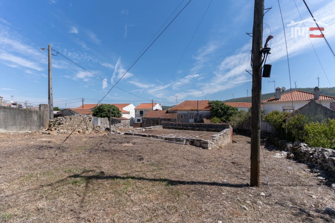 Moradia T3 para Venda em Alqueidão da Serra Foto 9