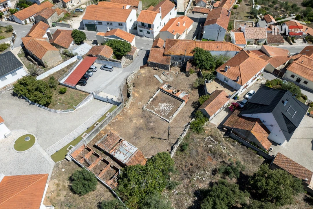 Moradia T3 para Venda em Alqueidão da Serra Foto 19