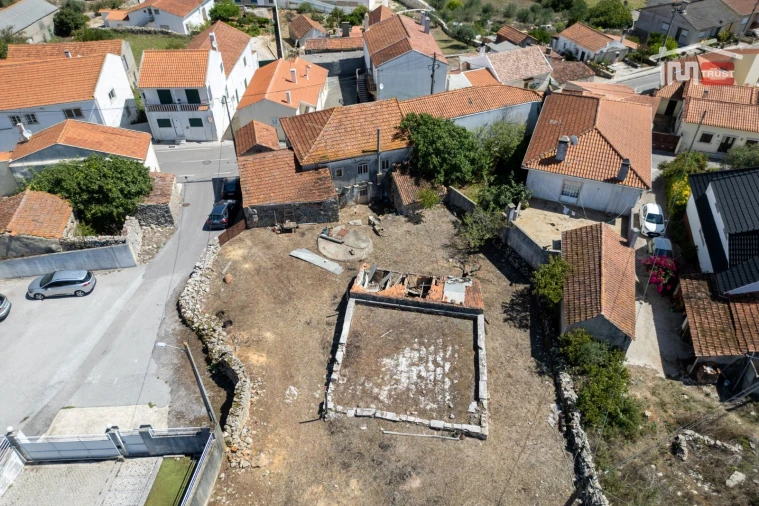 Moradia T3 para Venda em Alqueidão da Serra Foto 16