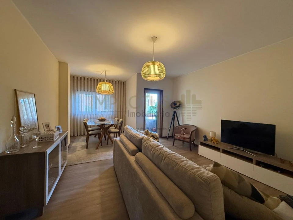 Apartamento T2 para Venda em Santa Marinha e São Pedro da Afurada Foto 1