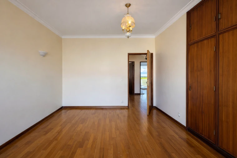 Moradia T5 para Venda em Santa Marinha e São Pedro da Afurada Foto 18