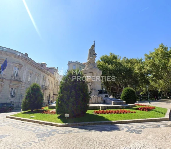 Loja para Arrendamento em Santo António Foto 3