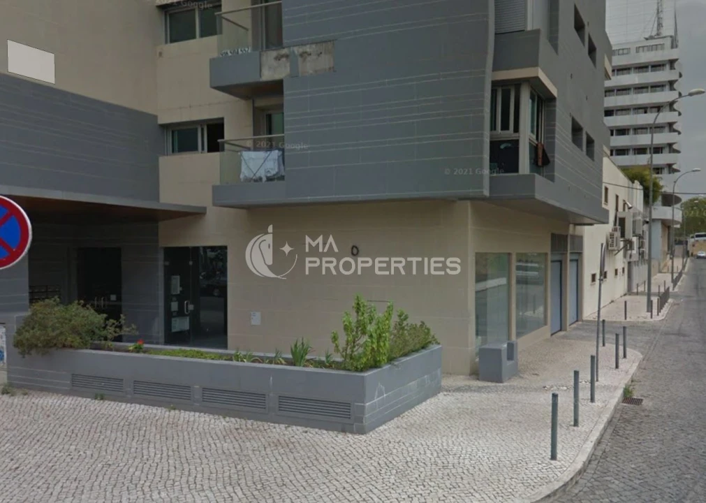 Loja para Venda em Campolide Foto 1