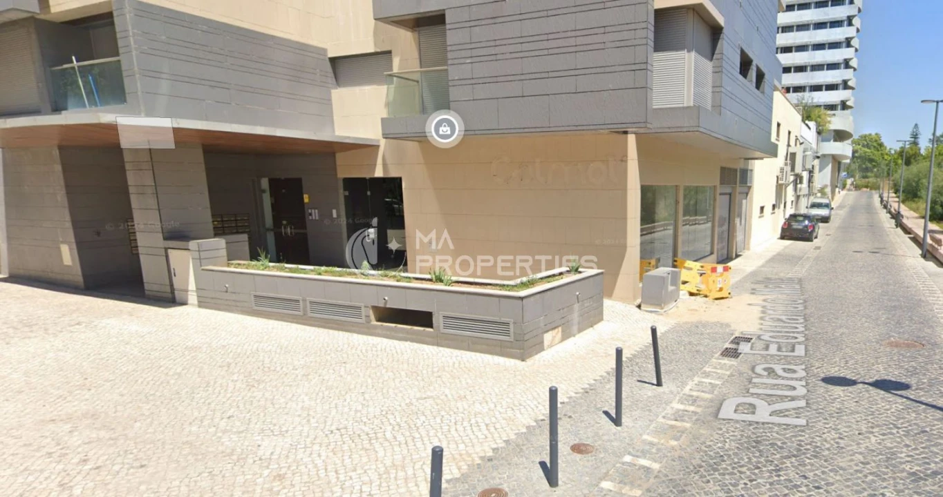 Loja para Venda em Campolide Foto 3