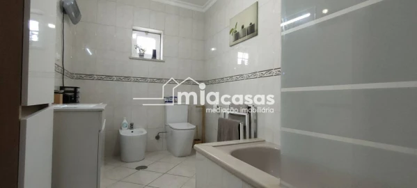 Moradia T3 para Venda em Amoreira da Gândara, Paredes do Bairro e Ancas
