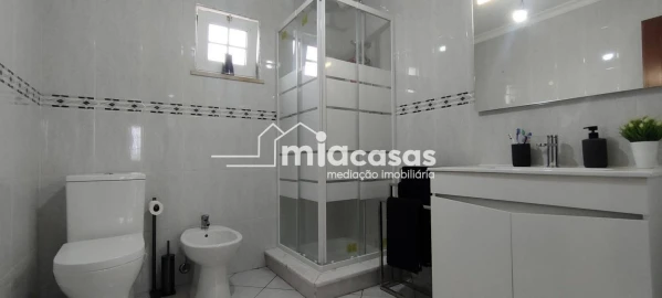 Moradia T3 para Venda em Amoreira da Gândara, Paredes do Bairro e Ancas