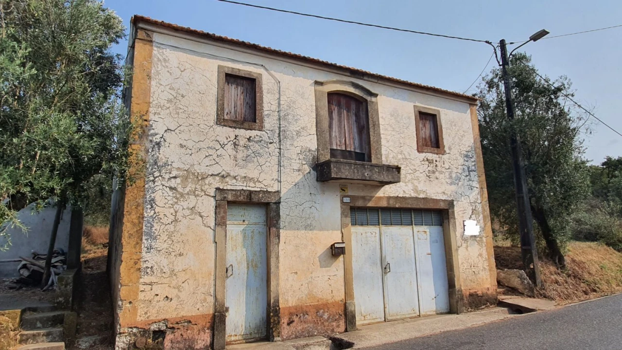 Moradia T2 para Venda em Areias e Pias Foto 1