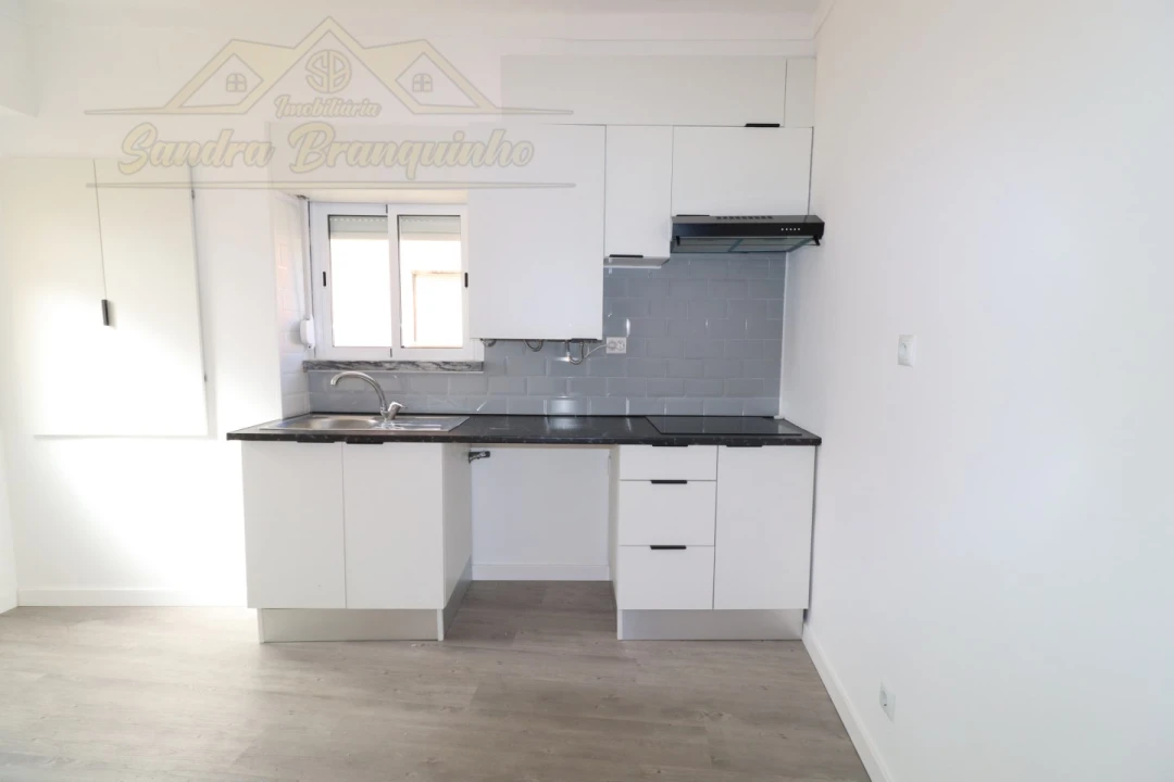 Apartamento T2 para Venda em Santa Maria, São Pedro e Matacães Foto 2