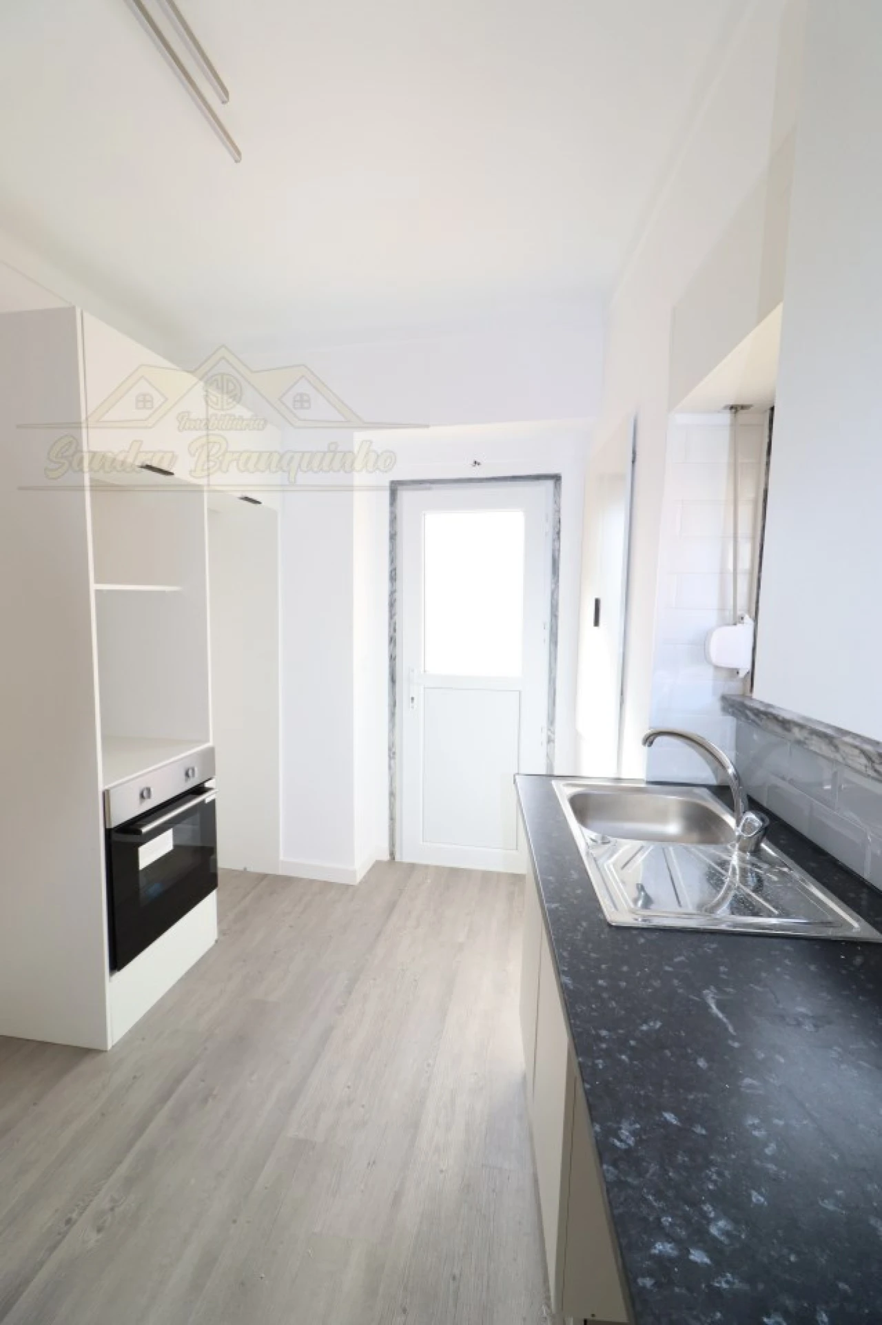 Apartamento T2 para Venda em Santa Maria, São Pedro e Matacães Foto 6