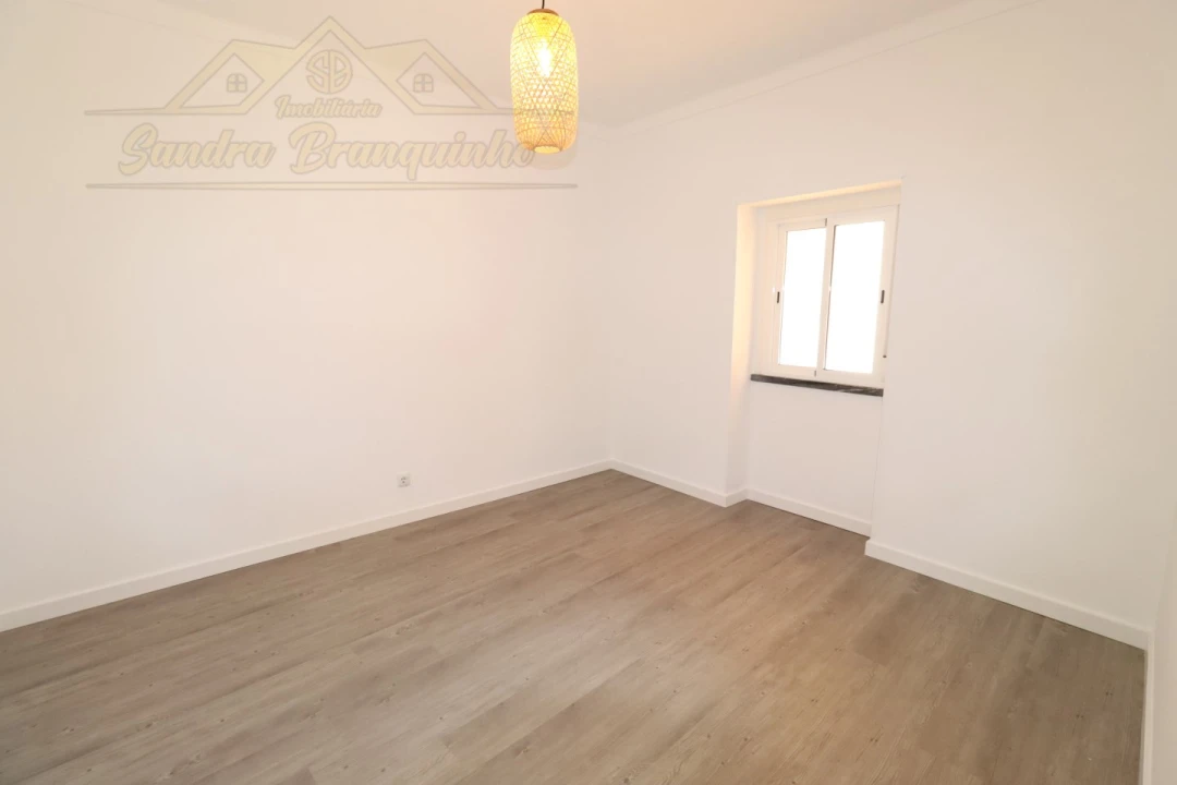 Apartamento T2 para Venda em Santa Maria, São Pedro e Matacães Foto 13