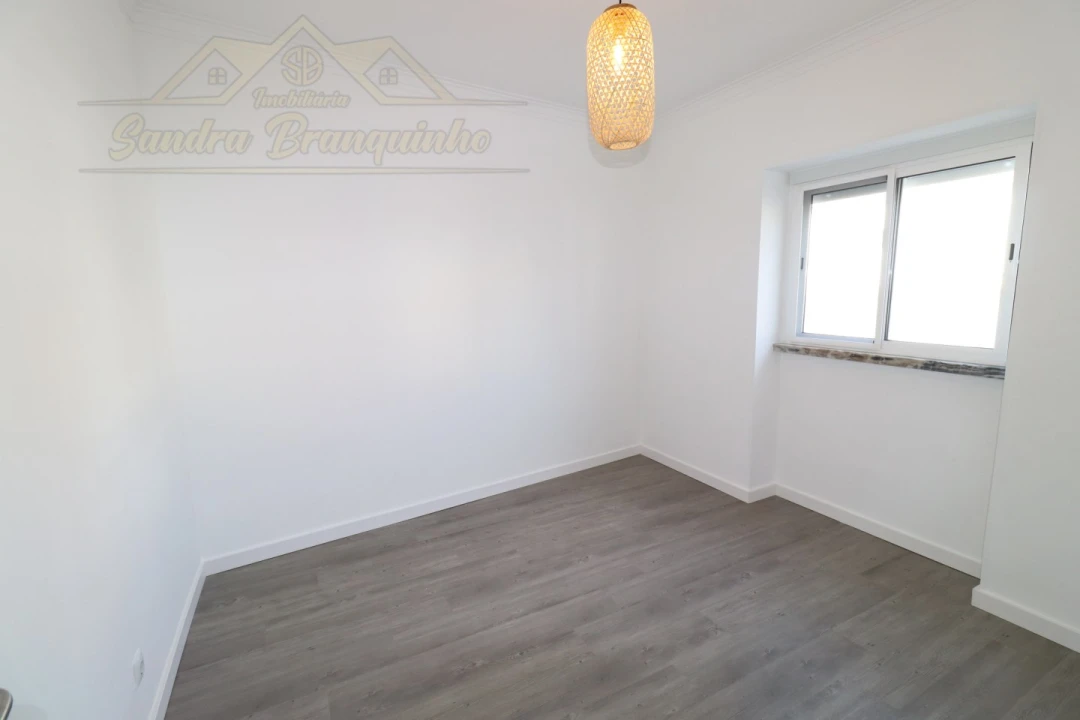 Apartamento T2 para Venda em Santa Maria, São Pedro e Matacães Foto 16