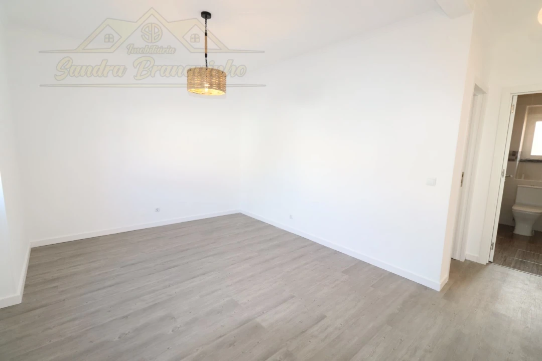 Apartamento T2 para Venda em Santa Maria, São Pedro e Matacães Foto 24