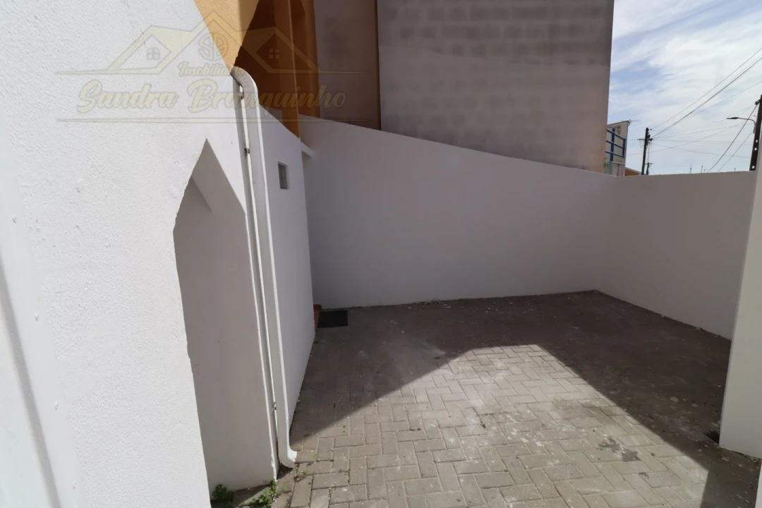 Apartamento T2 para Venda em Santa Maria, São Pedro e Matacães Foto 27
