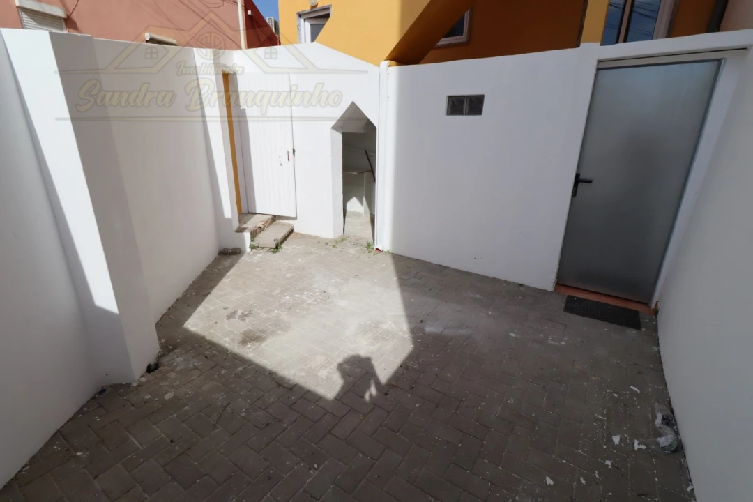 Apartamento T2 para Venda em Santa Maria, São Pedro e Matacães Foto 29
