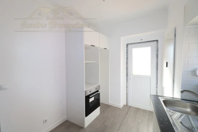 Apartamento T2 para Venda em Santa Maria, São Pedro e Matacães